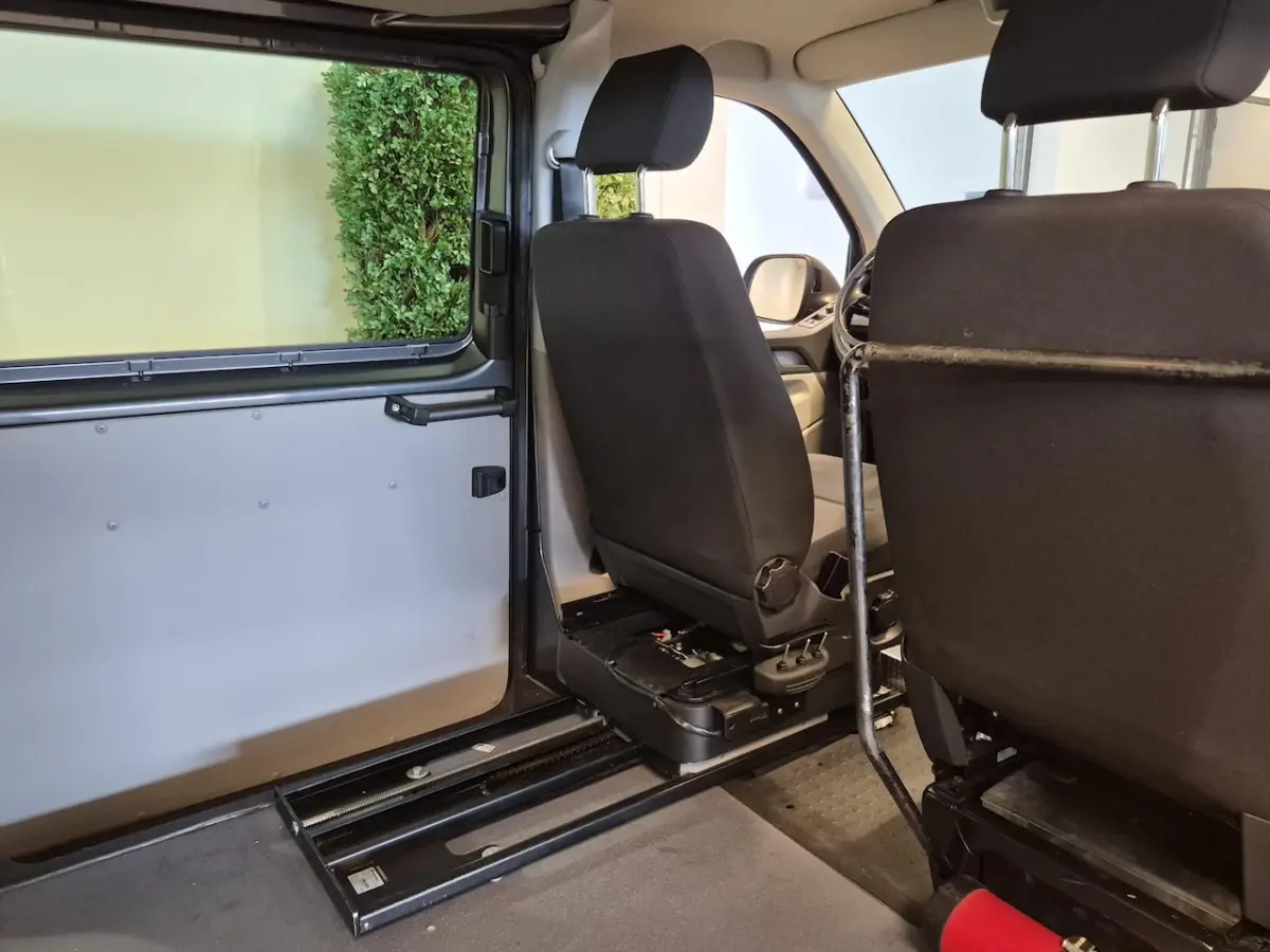 L1H1 Rolstoelbus Automaat - BENZINE en (extra) airco achterin de bus