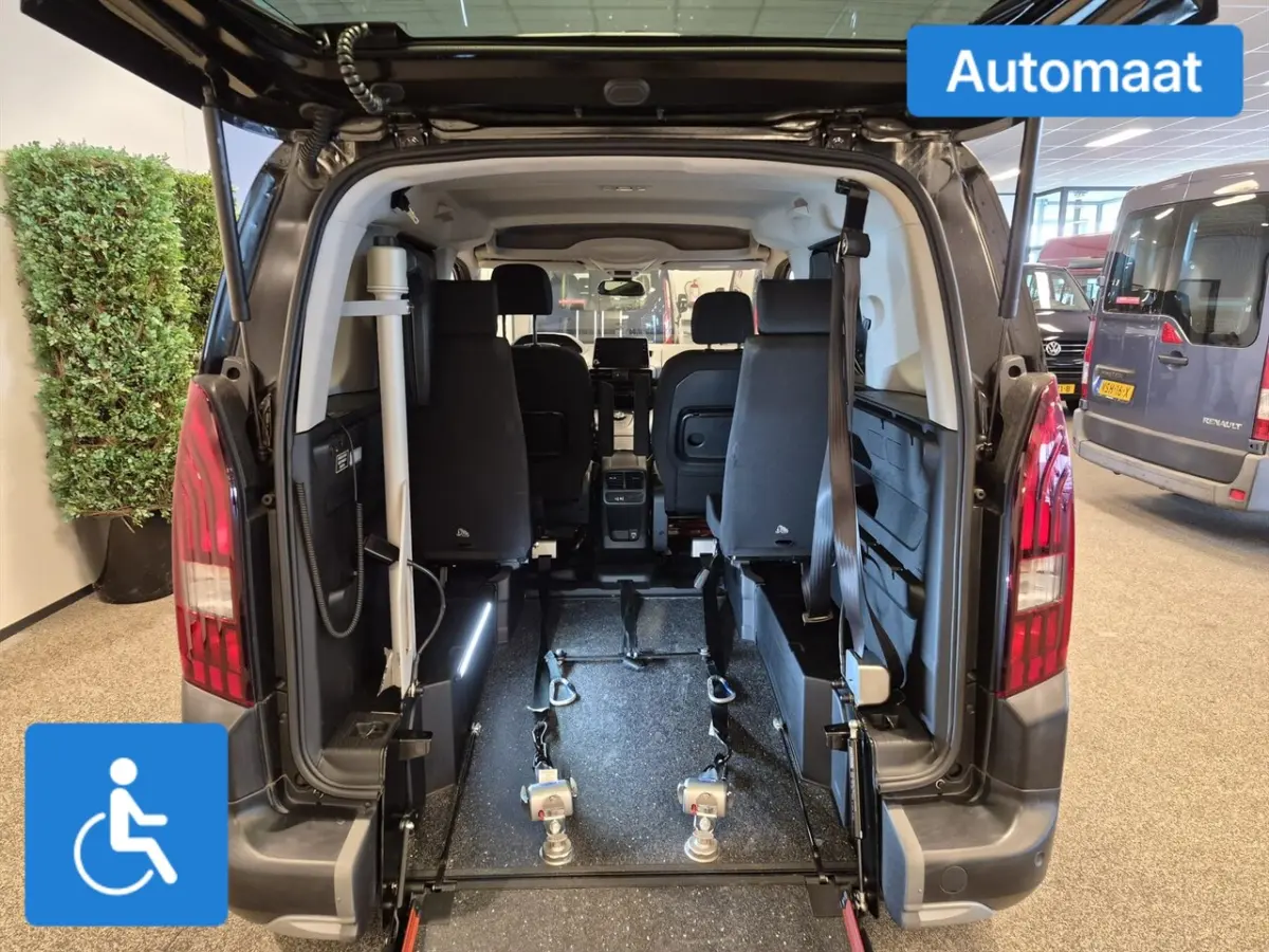L1 Rolstoelauto Automaat 4+1