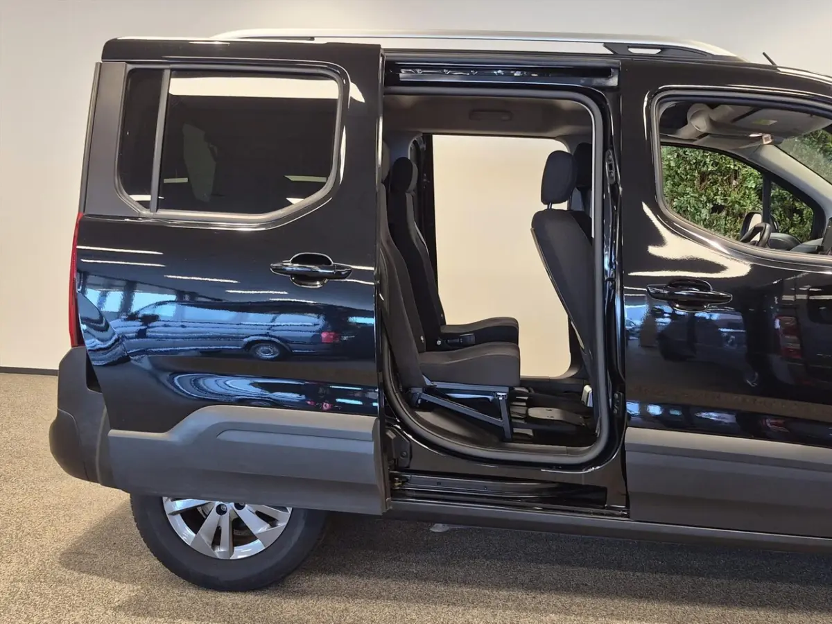 L1 Rolstoelauto Automaat 4+1
