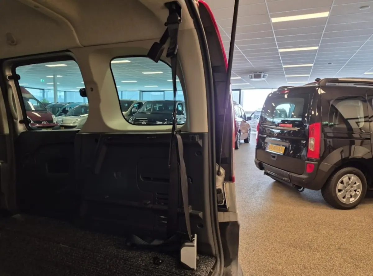 Ii Rolstoelauto Automaat XXL-Ombouw 150cm rolstoel binnenhoogte
