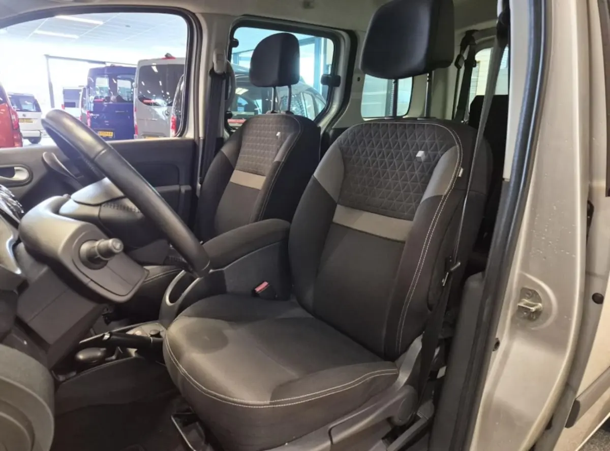 Ii Rolstoelauto Automaat XXL-Ombouw 150cm rolstoel binnenhoogte