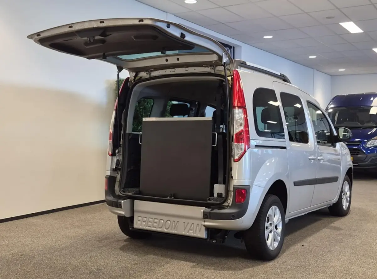 Ii Rolstoelauto Automaat XXL-Ombouw 150cm rolstoel binnenhoogte