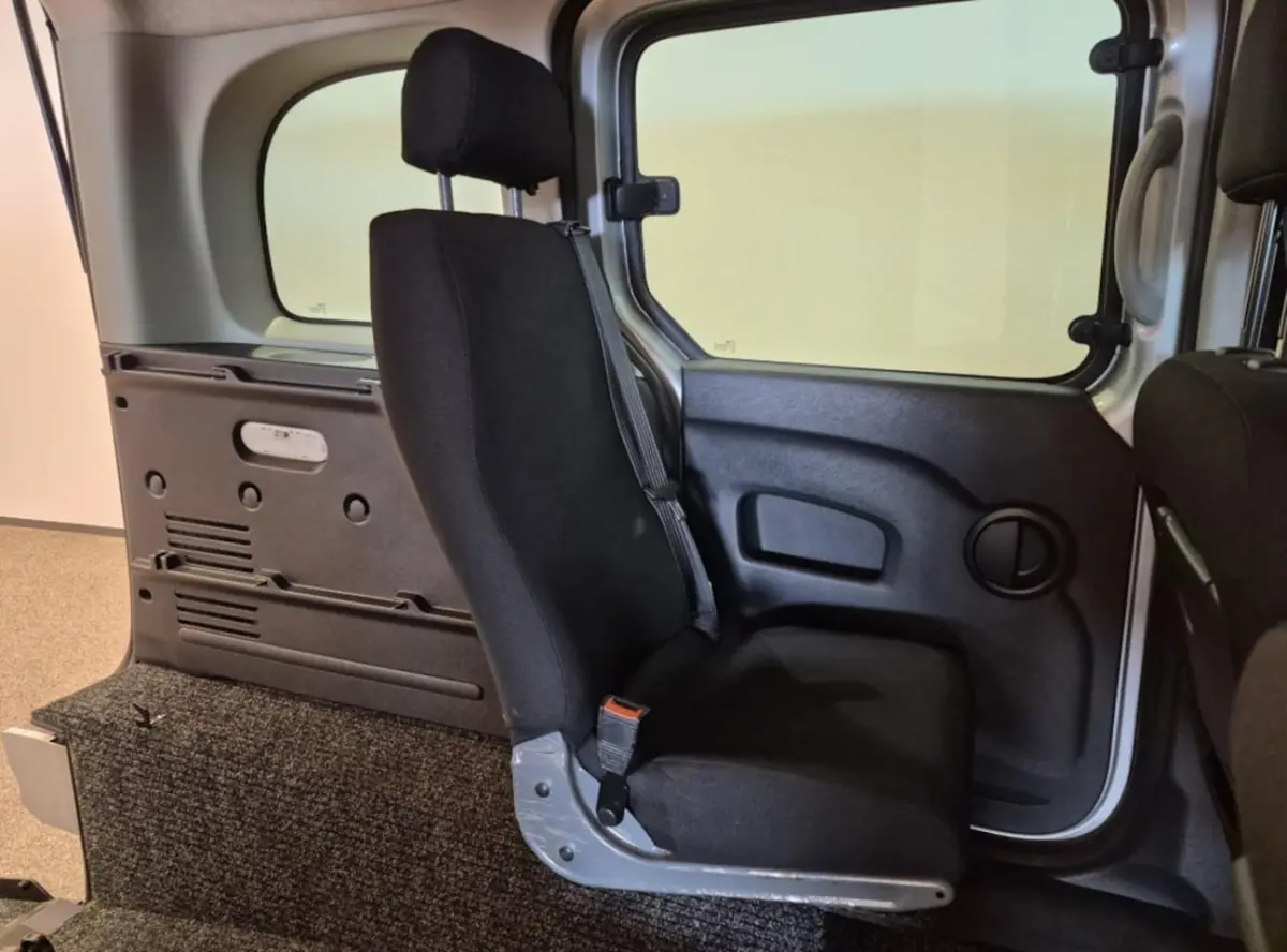Ii Rolstoelauto Automaat XXL-Ombouw 150cm rolstoel binnenhoogte