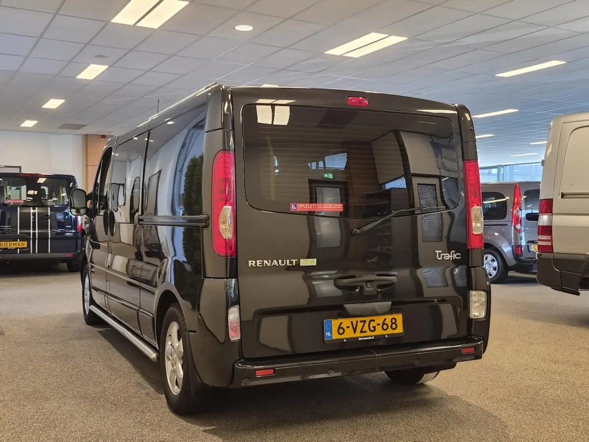 L2H1 Rolstoelbus Automaat (airco) 5+1 - 2x zijschuifdeur