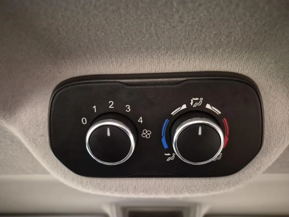 L1H1 Rolstoelbus 4+1 (airco achterin)