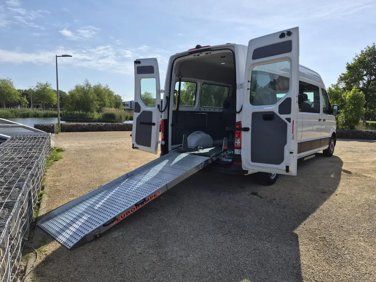 L4H3 Rolstoelbus Groepsvervoer 8+2