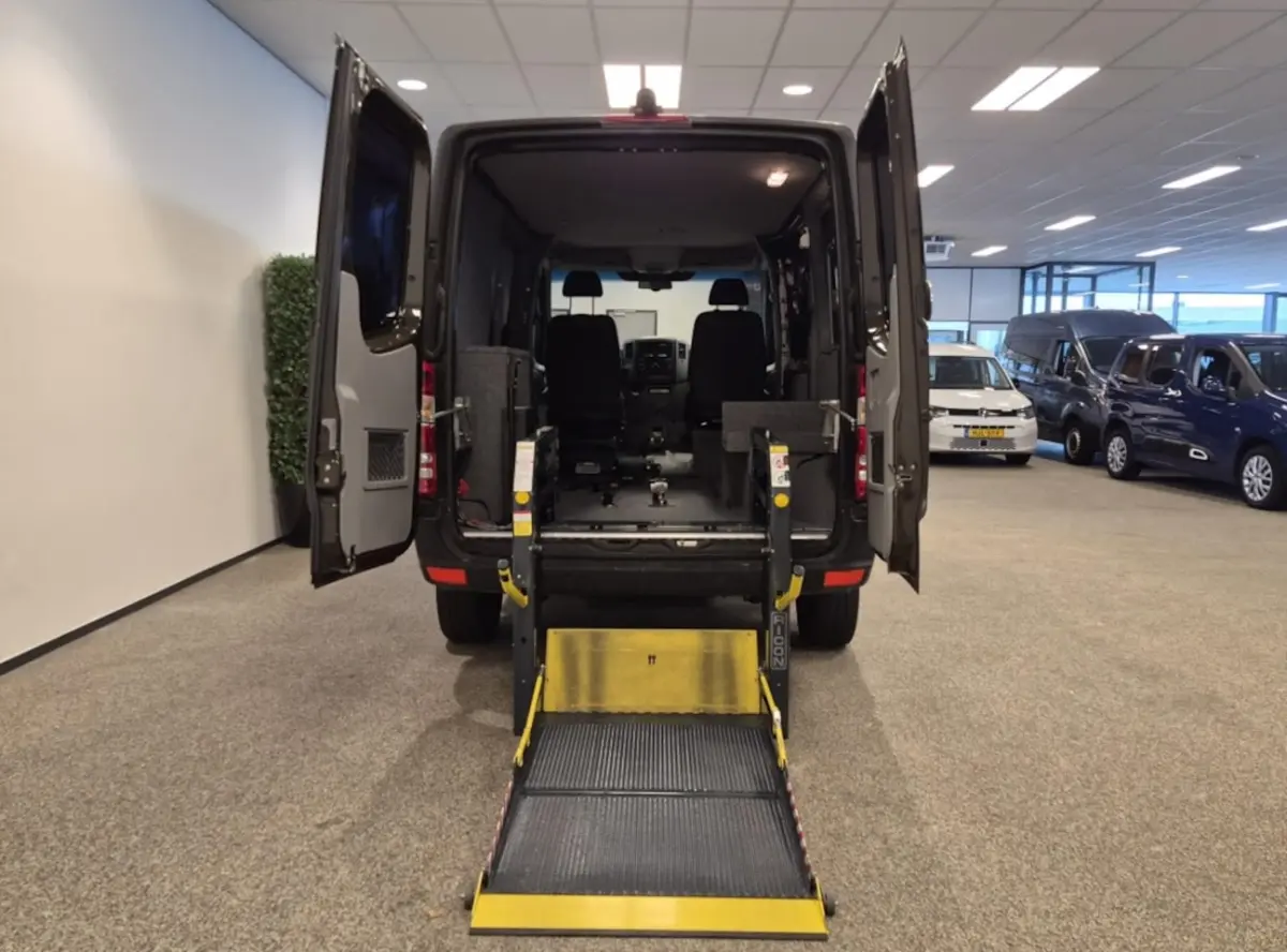 L1H1 Rolstoelbus Automaat (airco)