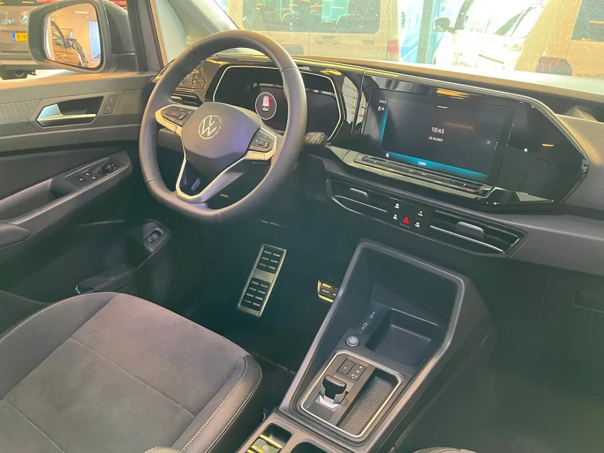 L2 Rolstoelauto Automaat 5+1 STYLE uitvoering PHEV / HYBRIDE