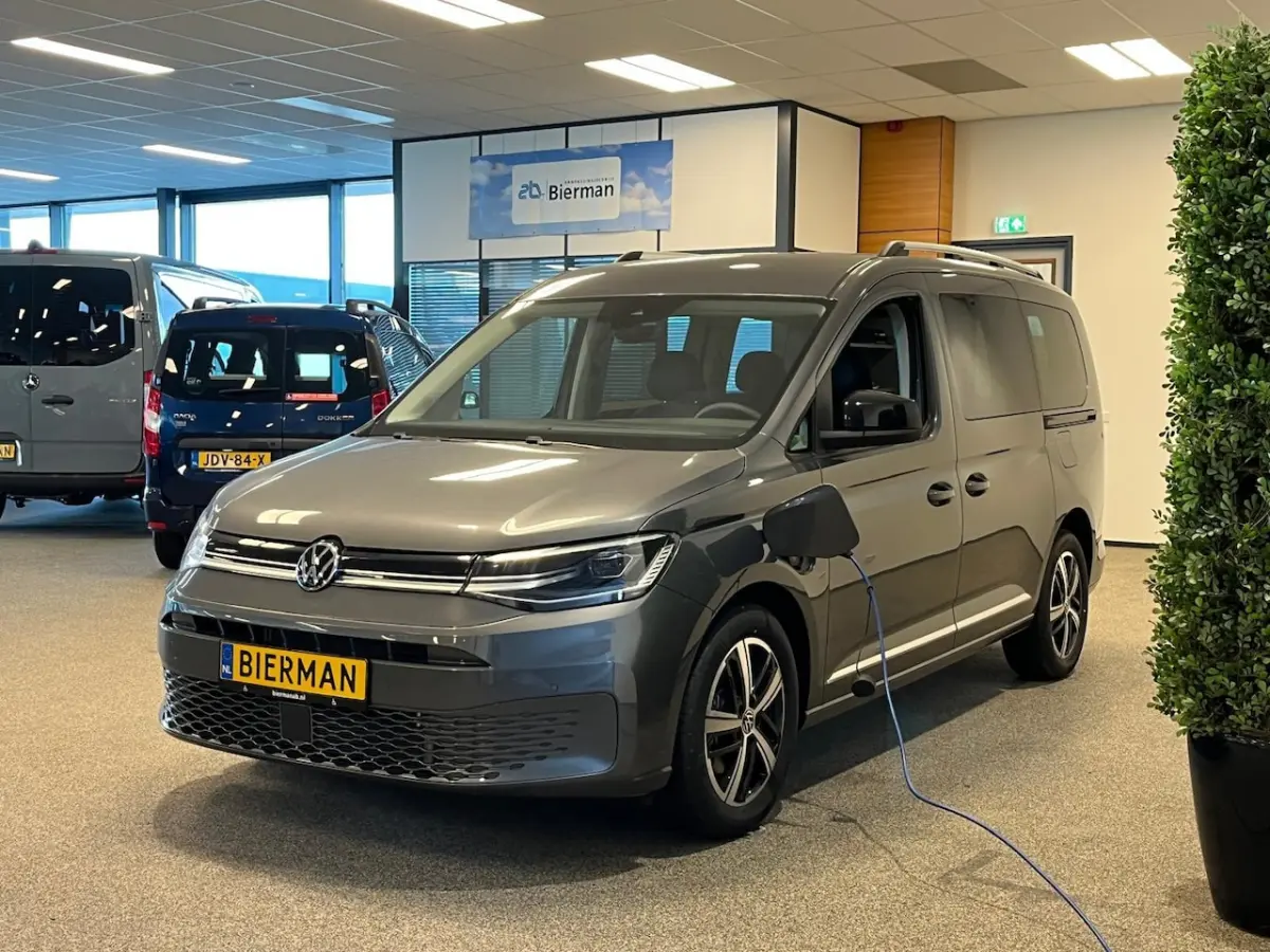 L2 Rolstoelauto Automaat 5+1 STYLE uitvoering PHEV / HYBRIDE