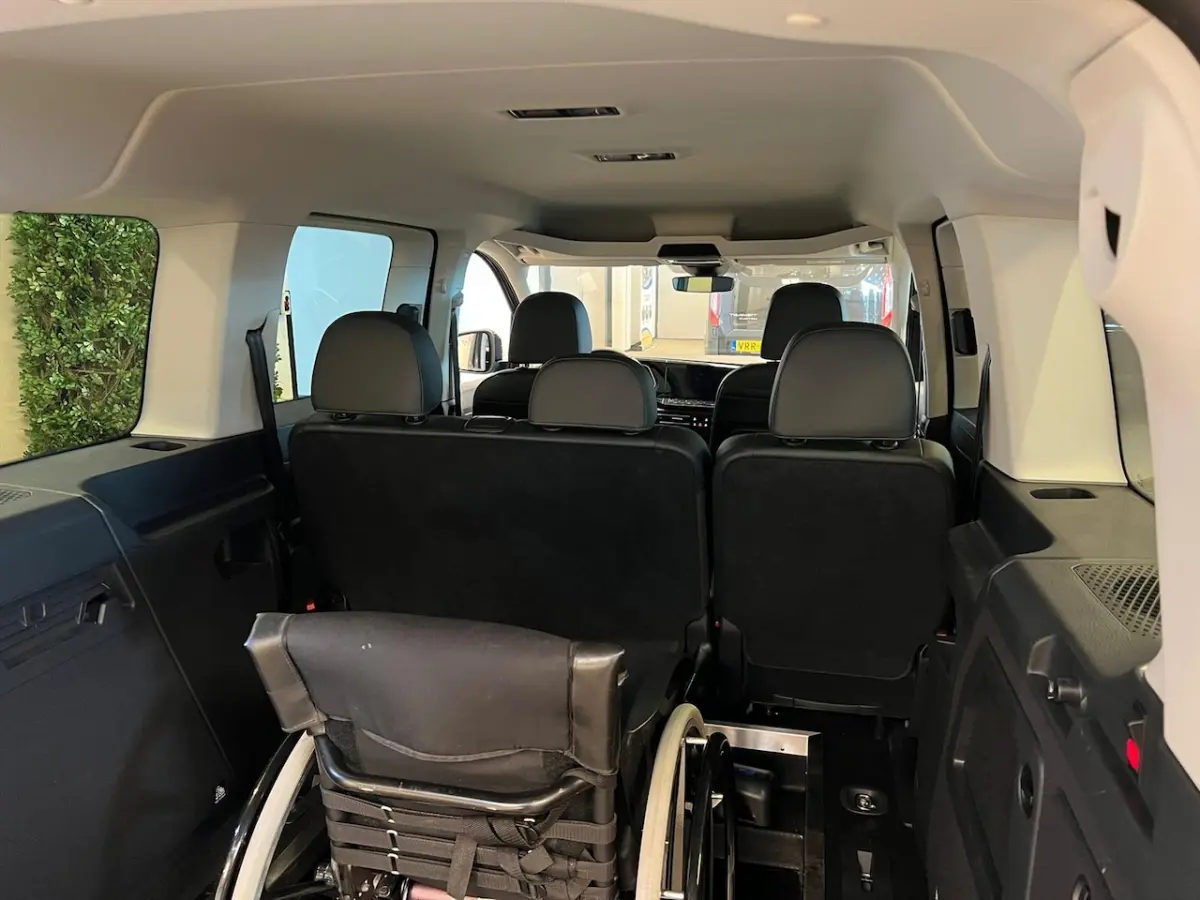 L2 Rolstoelauto Automaat 5+1 STYLE uitvoering PHEV / HYBRIDE