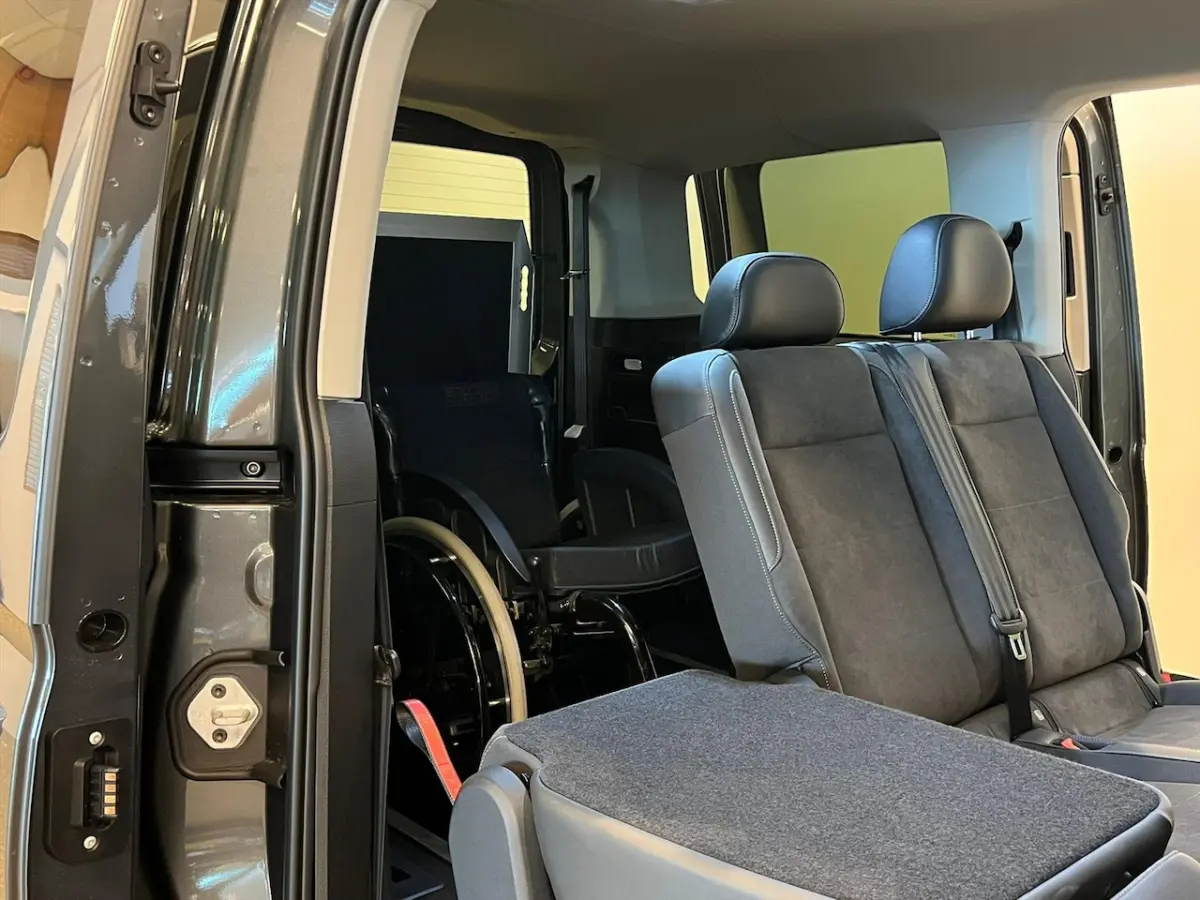 L2 Rolstoelauto Automaat 5+1 STYLE uitvoering PHEV / HYBRIDE