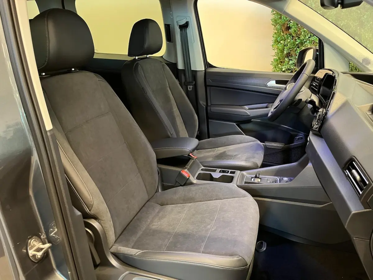 L2 Rolstoelauto Automaat 5+1 STYLE uitvoering PHEV / HYBRIDE