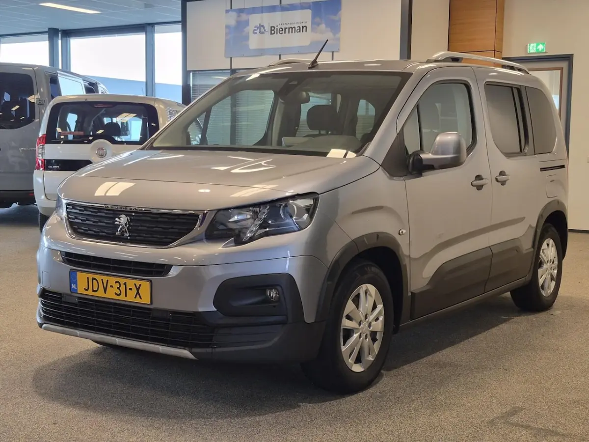 L1 Rolstoelauto Automaat 3+1 of 5+0 incl. Lier