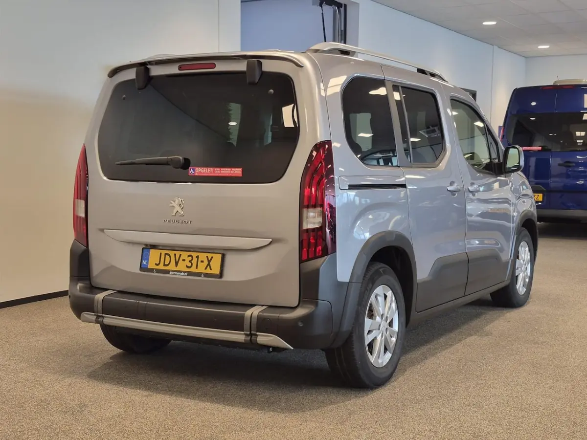 L1 Rolstoelauto Automaat 3+1 of 5+0 incl. Lier