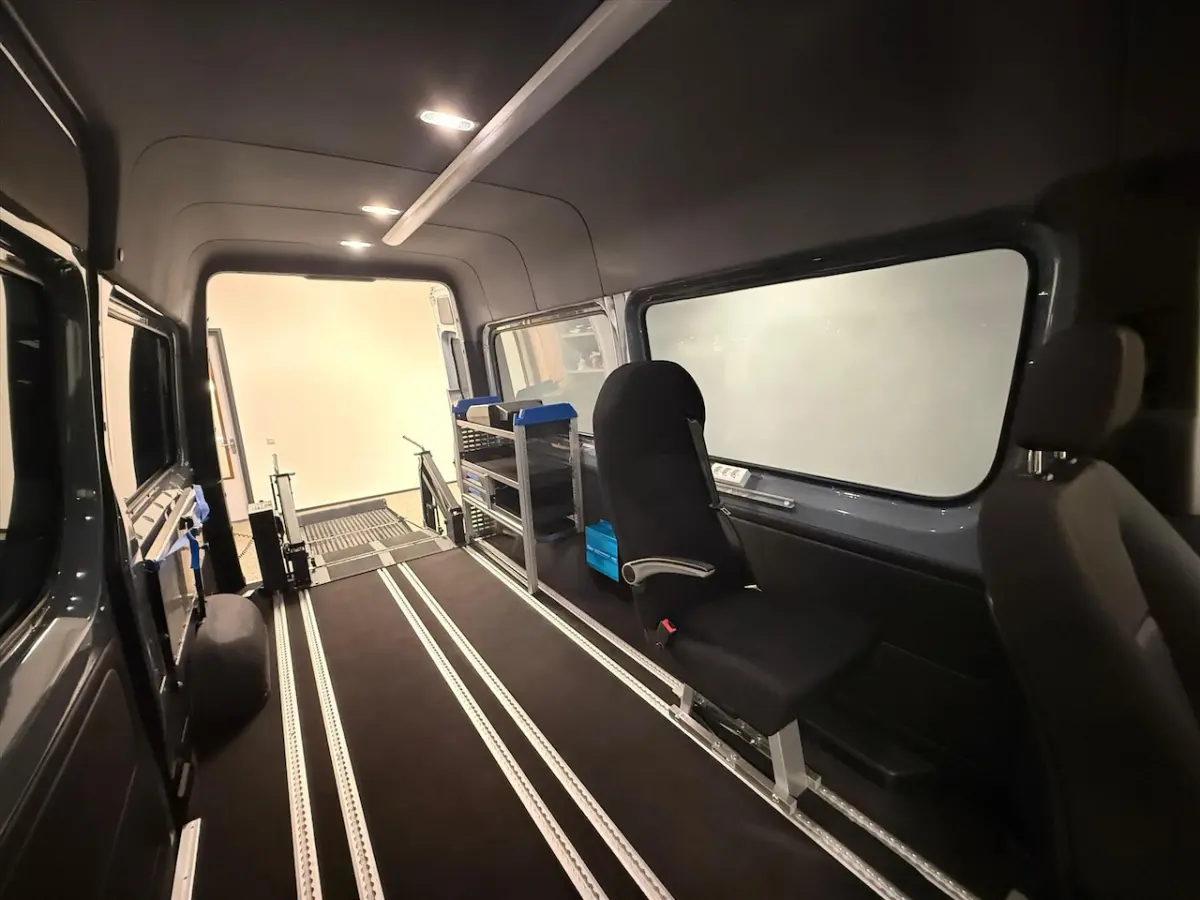 L2H2 Rolstoelbus Rolstoel voorin