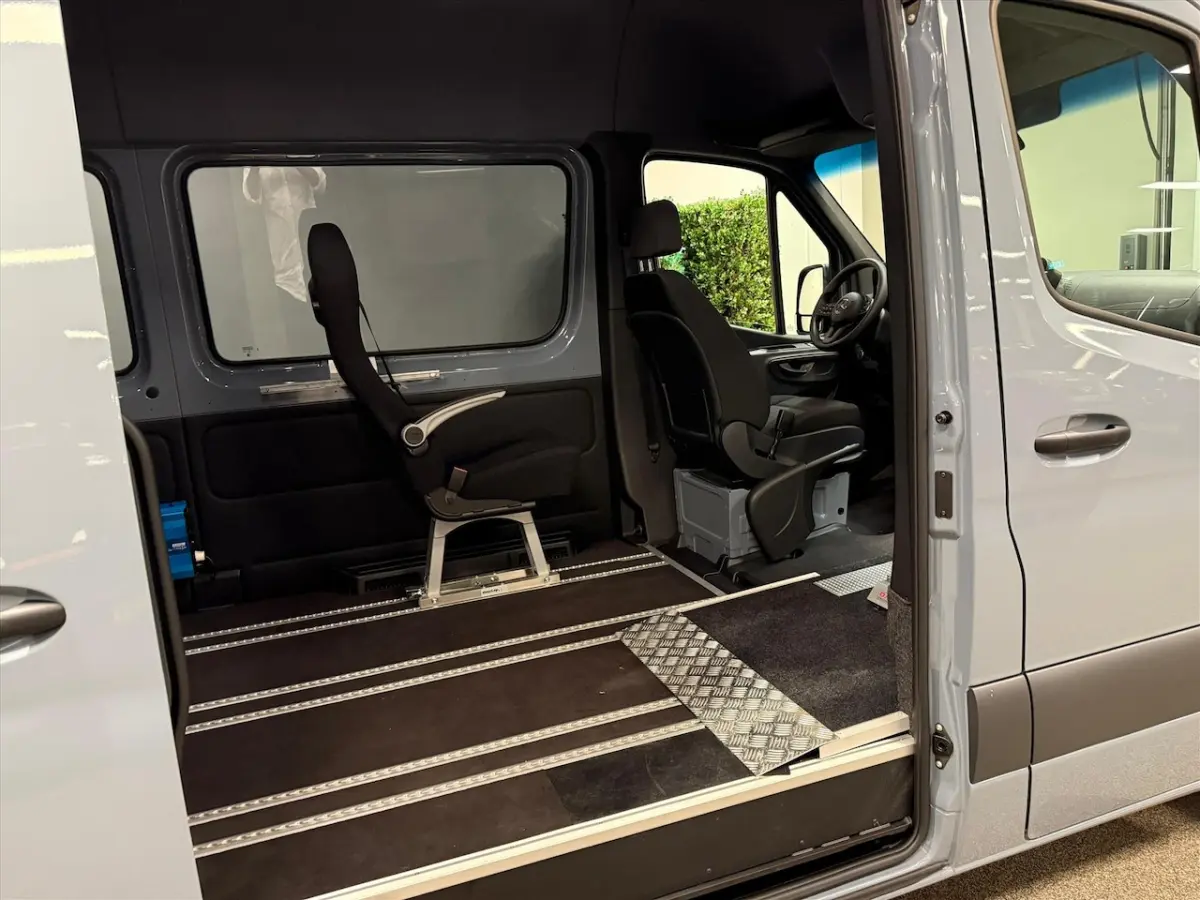 L2H2 Rolstoelbus Rolstoel voorin