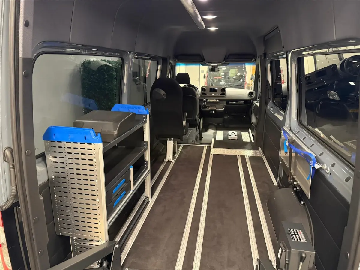 L2H2 Rolstoelbus Rolstoel voorin