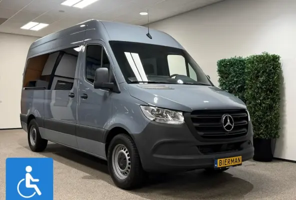 L2H2 Rolstoelbus Rolstoel voorin