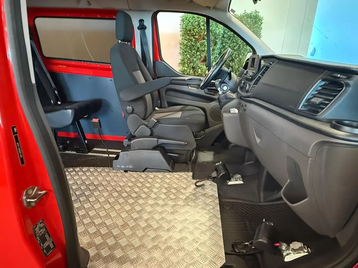 L1H1 Rolstoelbus rolstoel (airco) rolstoel voorin