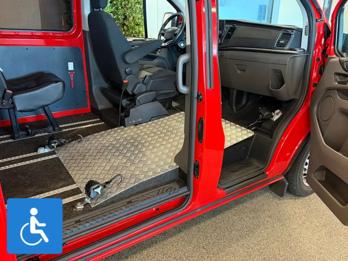 L1H1 Rolstoelbus rolstoel (airco) rolstoel voorin