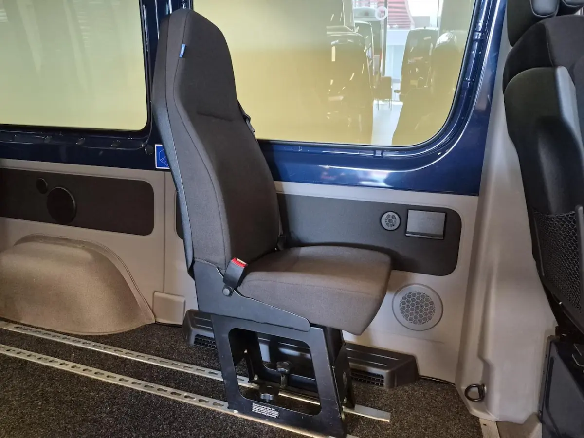 L1H1 Rolstoelbus Automaat - rolstoel voorin SBS
