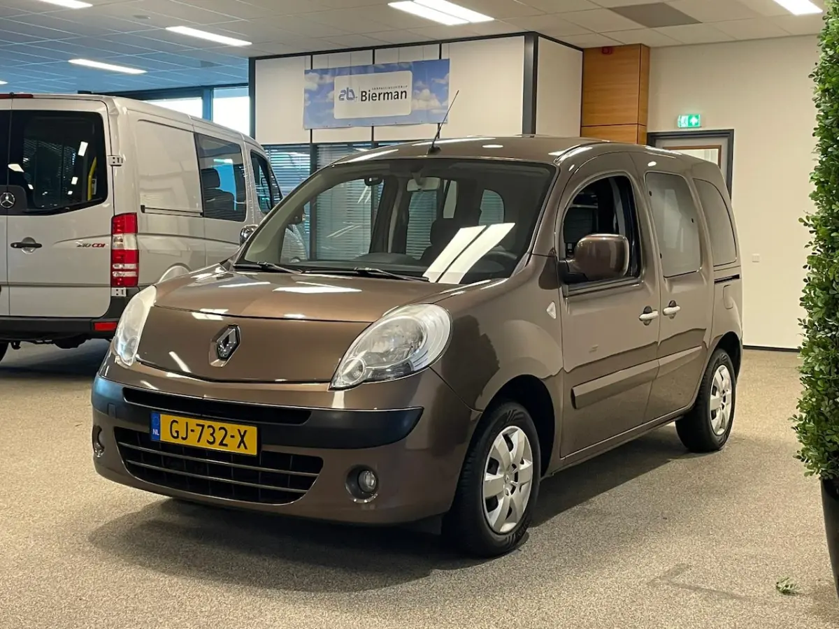Rolstoelauto Automaat 3+1 incl. luchtvering + RECARO Speciaalstoel