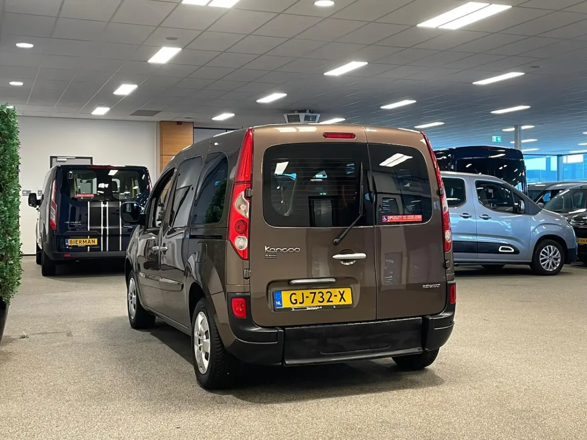 Rolstoelauto Automaat 3+1 incl. luchtvering + RECARO Speciaalstoel