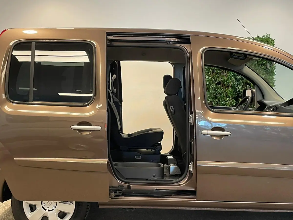 Rolstoelauto Automaat 3+1 incl. luchtvering + RECARO Speciaalstoel