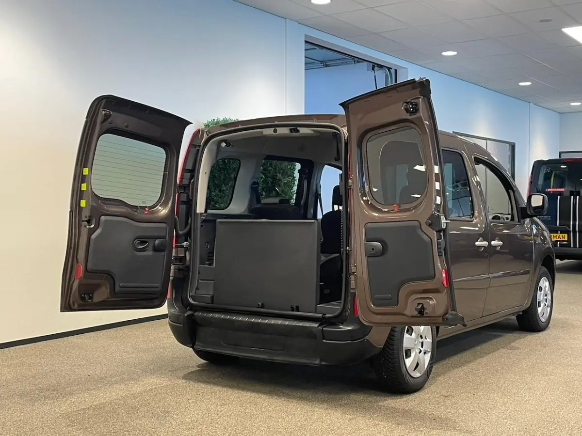 Rolstoelauto Automaat 3+1 incl. luchtvering + RECARO Speciaalstoel