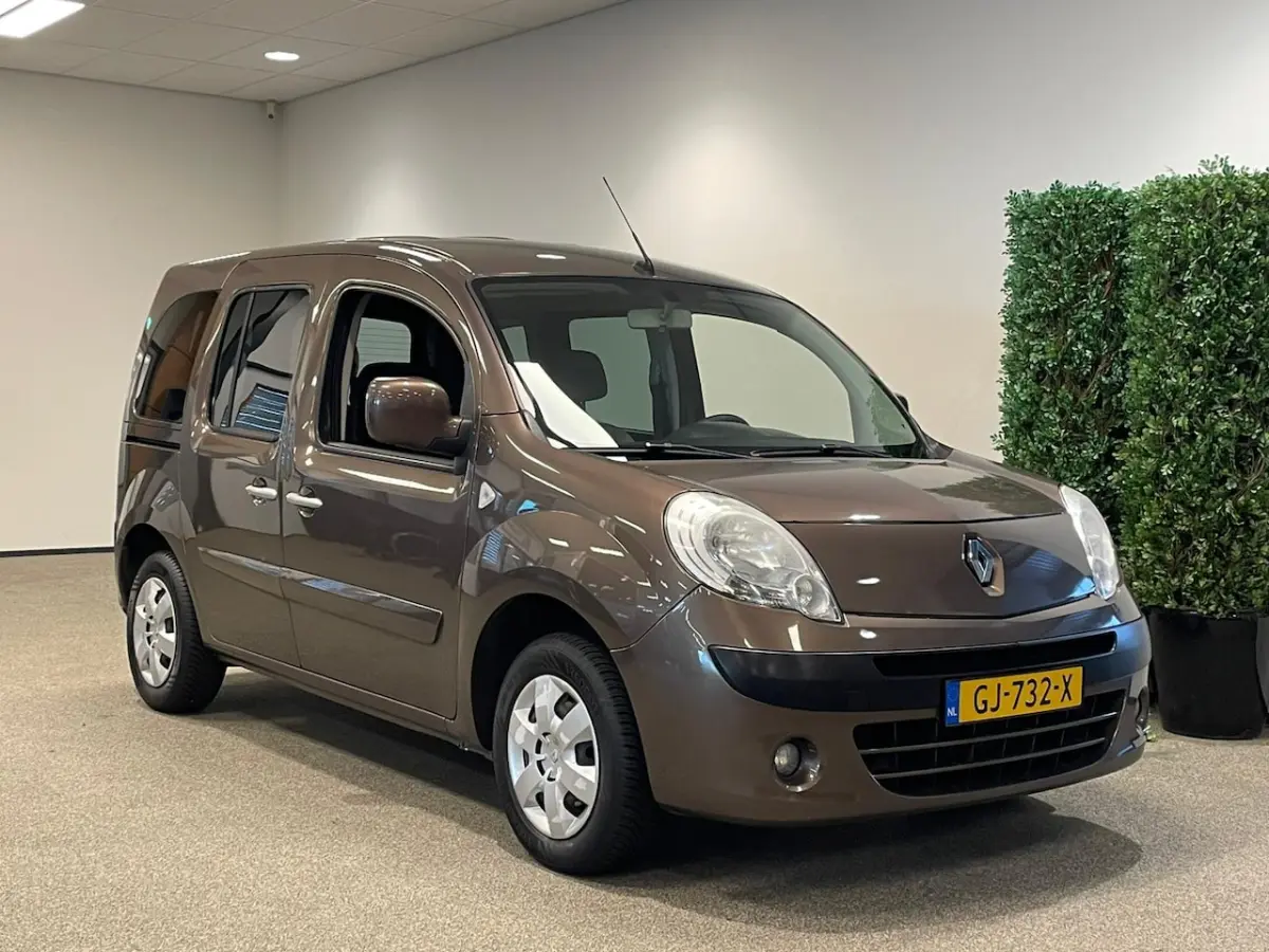 Rolstoelauto Automaat 3+1 incl. luchtvering + RECARO Speciaalstoel