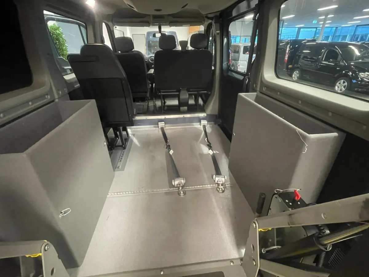 L1H1 Rolstoelbus (Airco achterin)