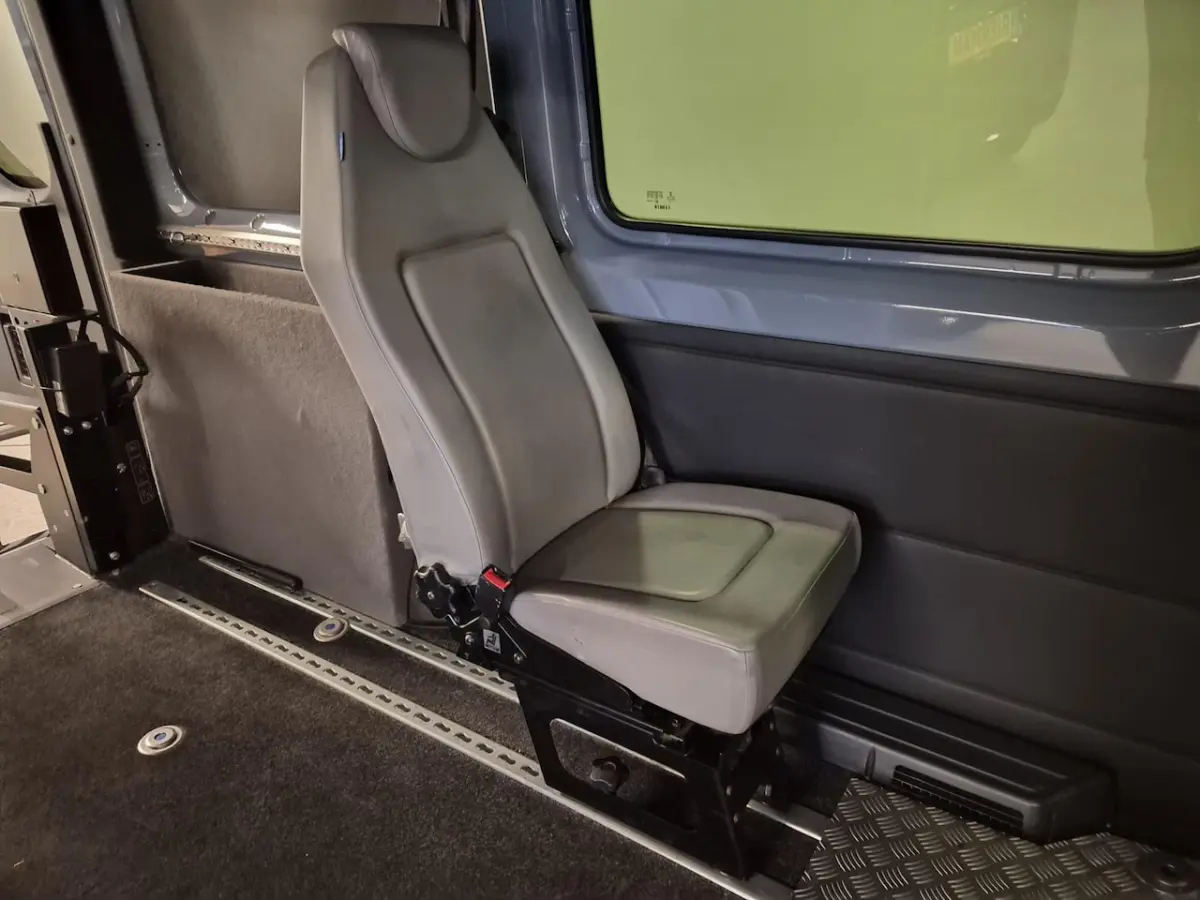 L1H1 Rolstoelbus Automaat - Zelfrijder