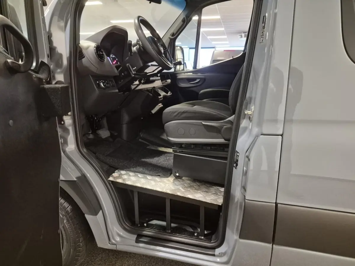 L1H1 Rolstoelbus Automaat - Zelfrijder