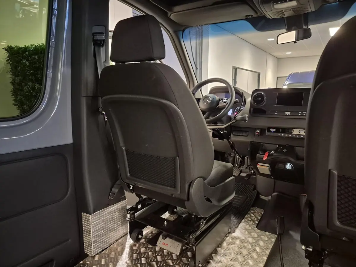 L1H1 Rolstoelbus Automaat - Zelfrijder