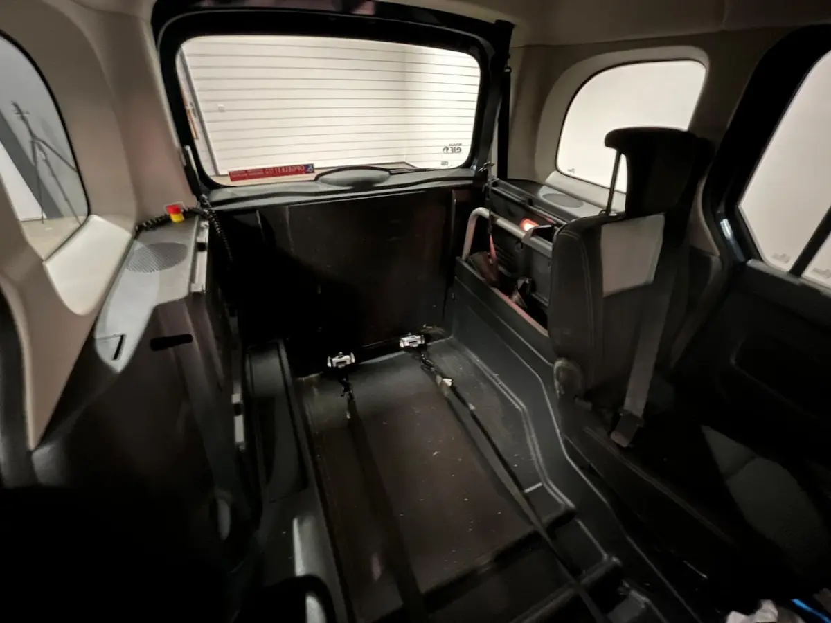 Rolstoelauto Automaat + Luchtvering + Handbediening HBR+SG