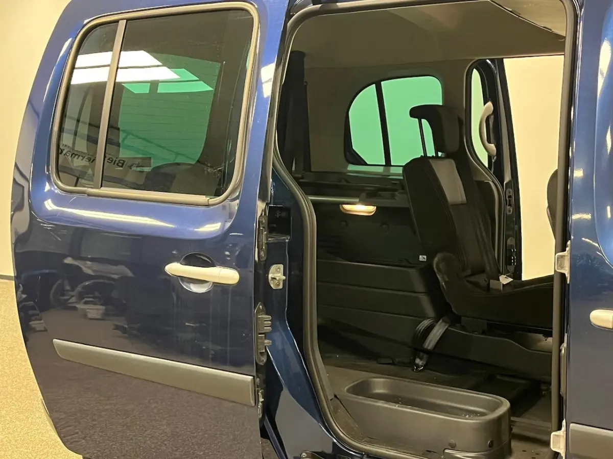 Rolstoelauto Automaat + Luchtvering + Handbediening HBR+SG
