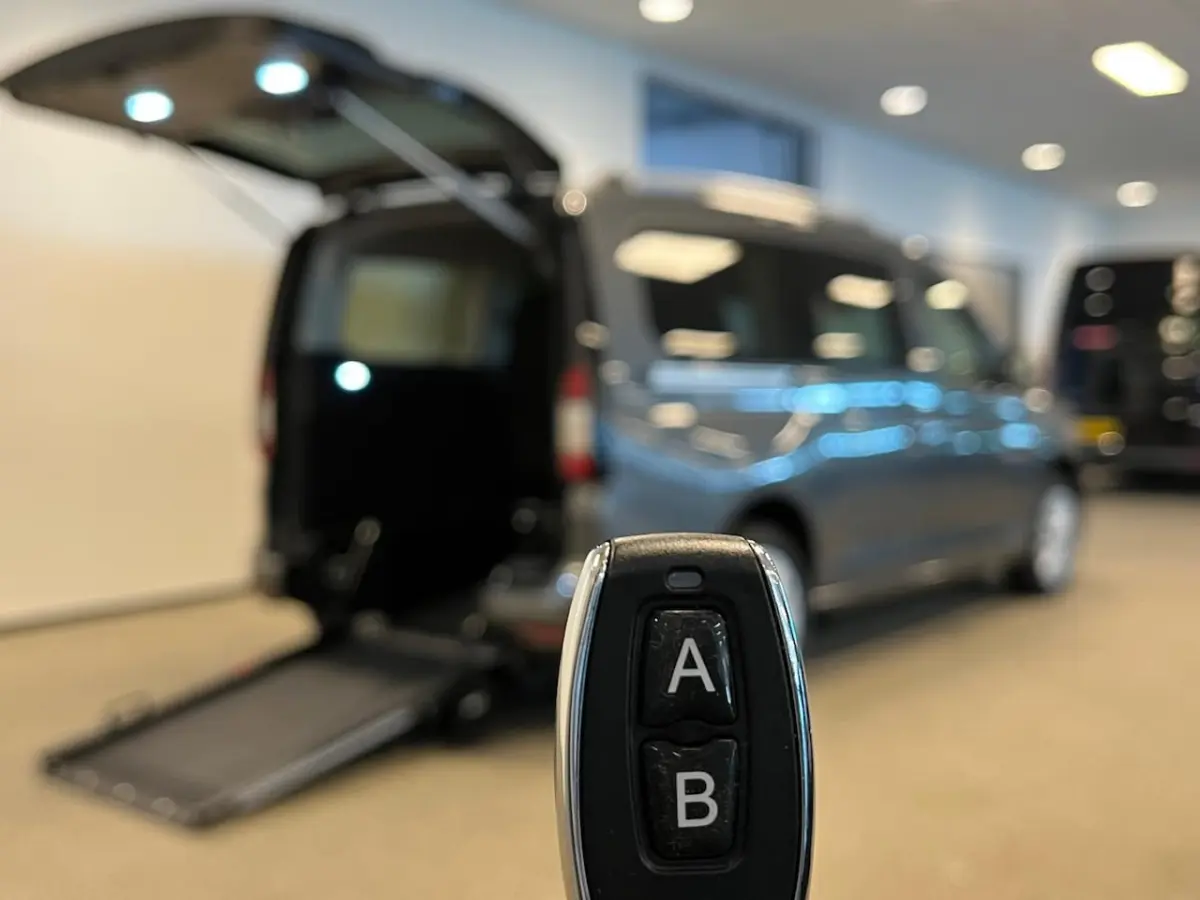 L2 Rolstoelauto Automaat Rolstoel voorin - Zelfrijder of meerijder