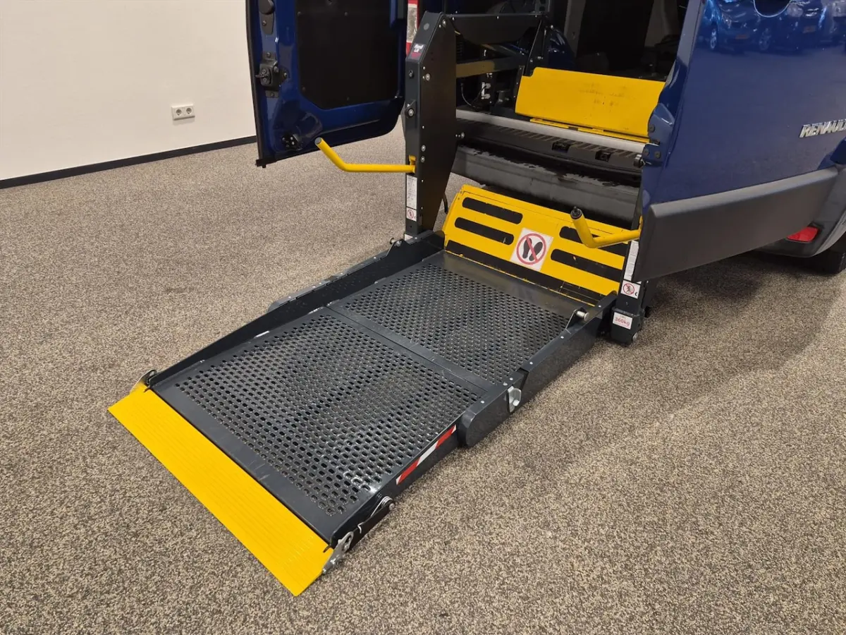 L1H1 Rolstoelbus Automaat