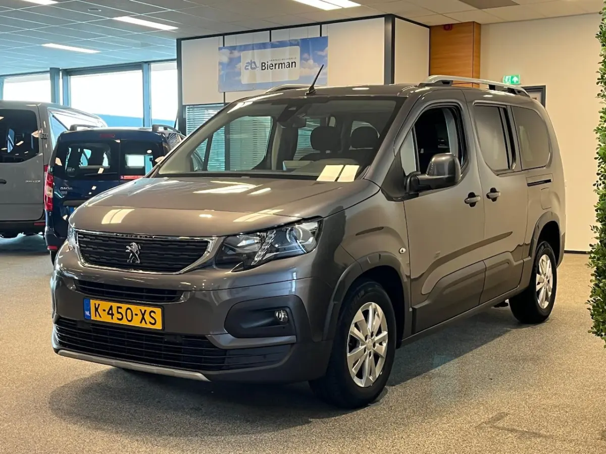 L2 Rolstoelauto Automaat 3+1 (verlengde ombouw)