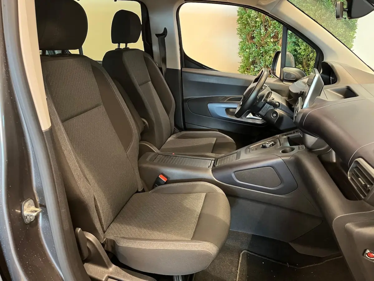 L2 Rolstoelauto Automaat 3+1 (verlengde ombouw)