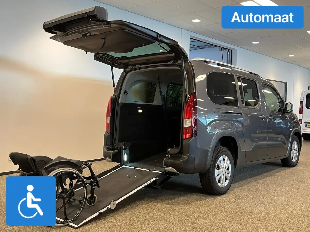 L2 Rolstoelauto Automaat 3+1 (verlengde ombouw)