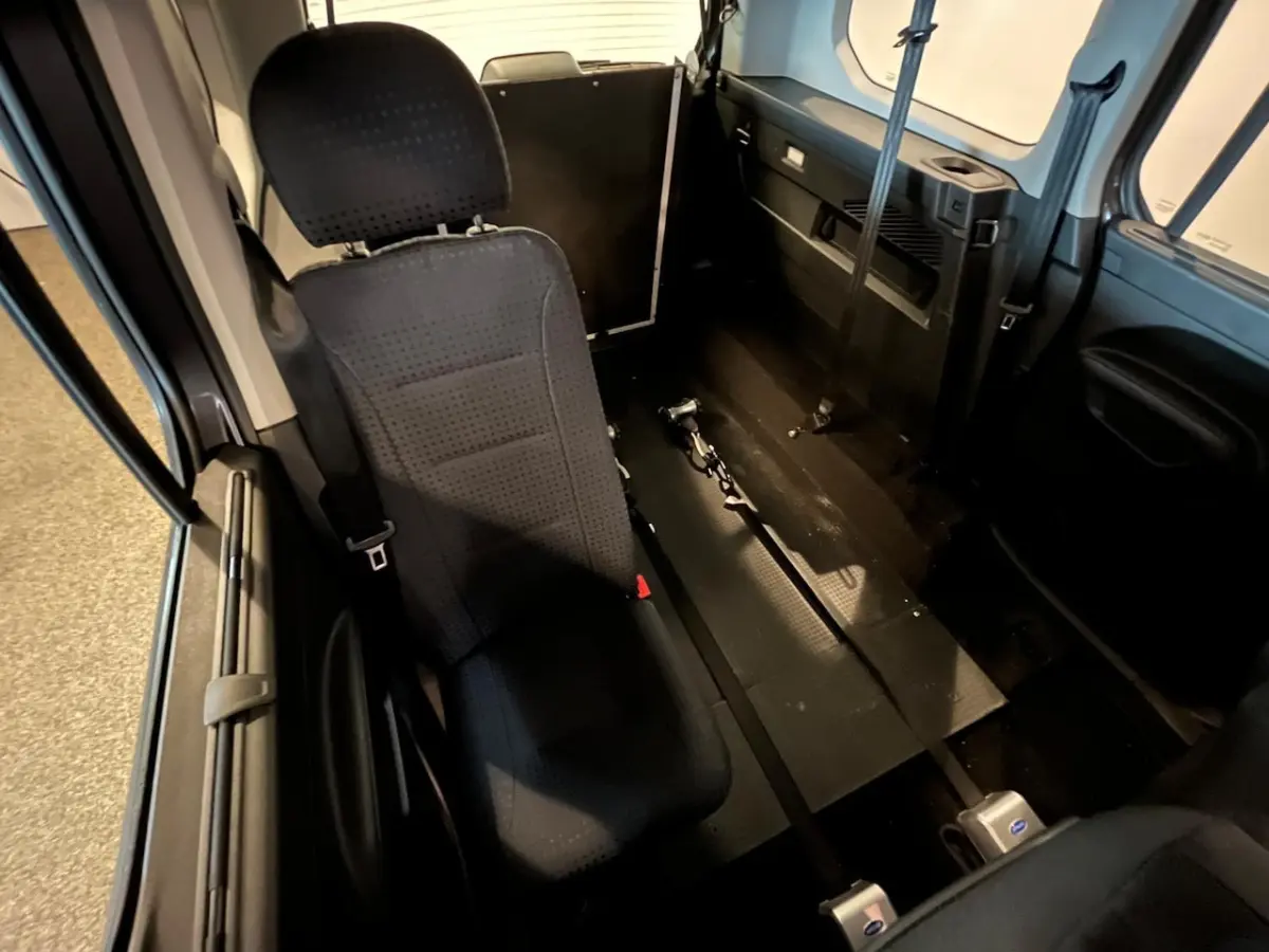 L2 Rolstoelauto Automaat 3+1 (verlengde ombouw)