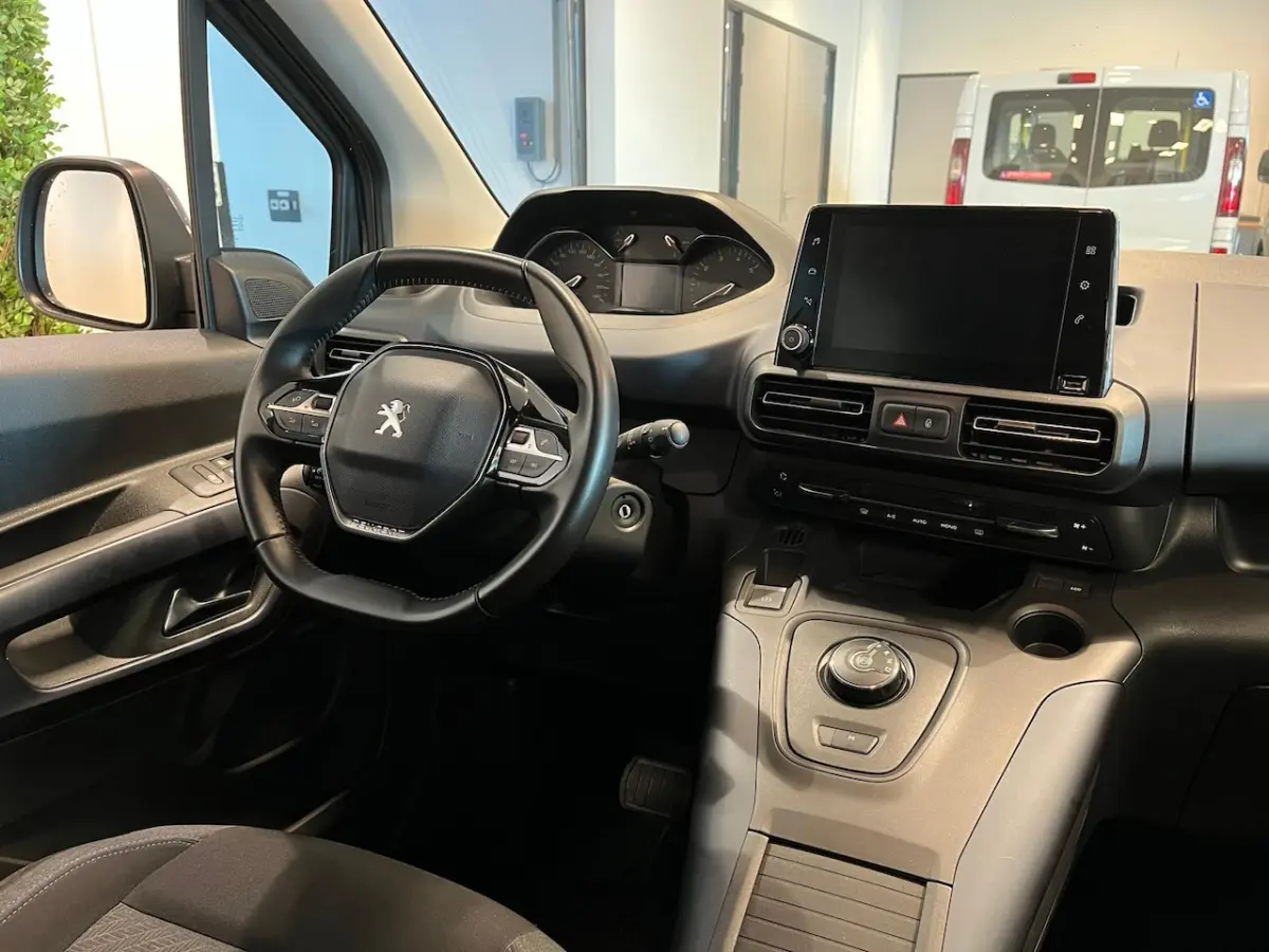 L2 Rolstoelauto Automaat 3+1 (verlengde ombouw)