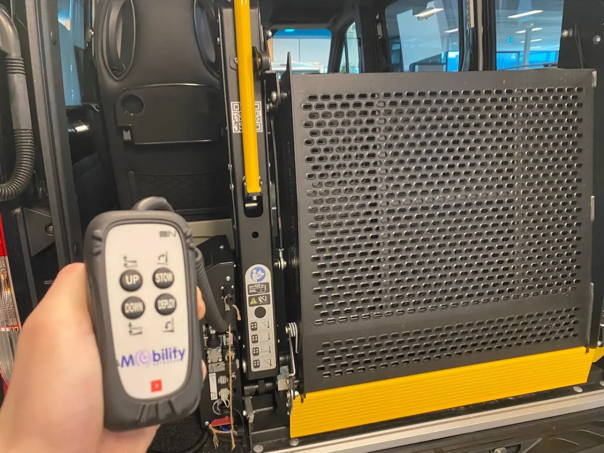 L1H1 Rolstoelbus Automaat Rolstoel voorin