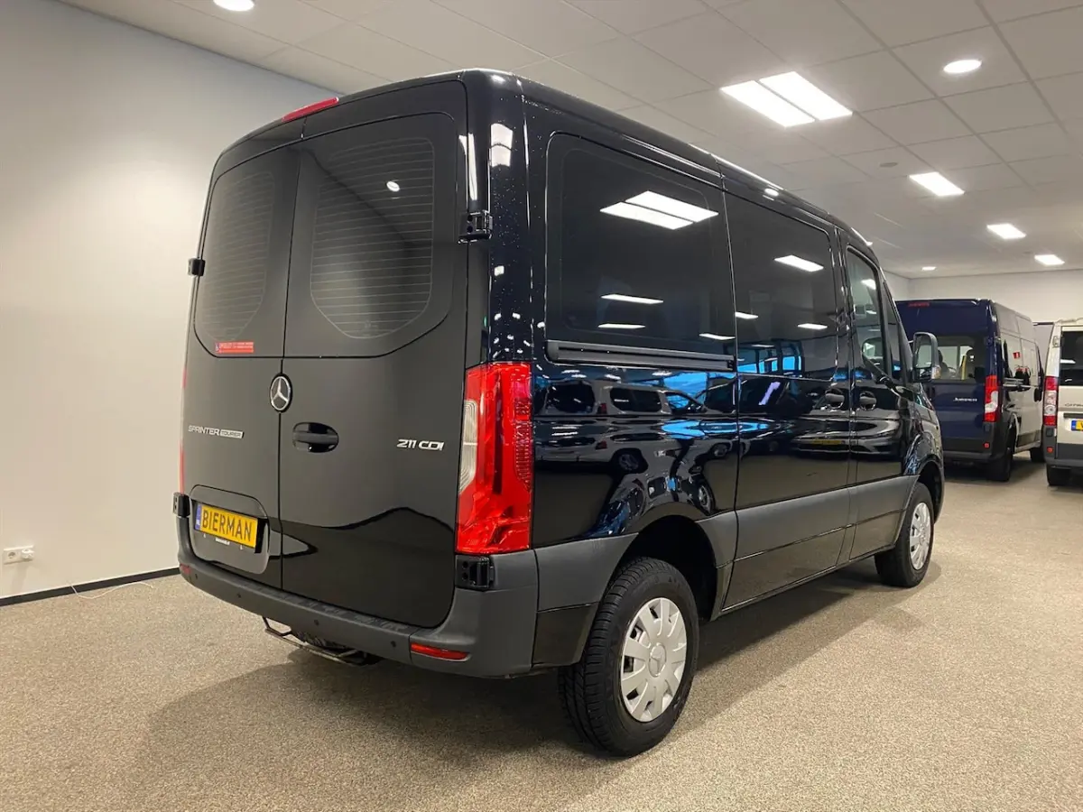 L1H1 Rolstoelbus Automaat Rolstoel voorin