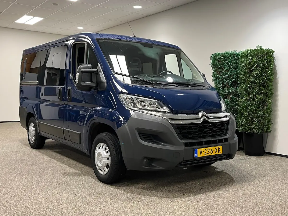 L1H1 Rolstoelbus - Rolstoel voorin