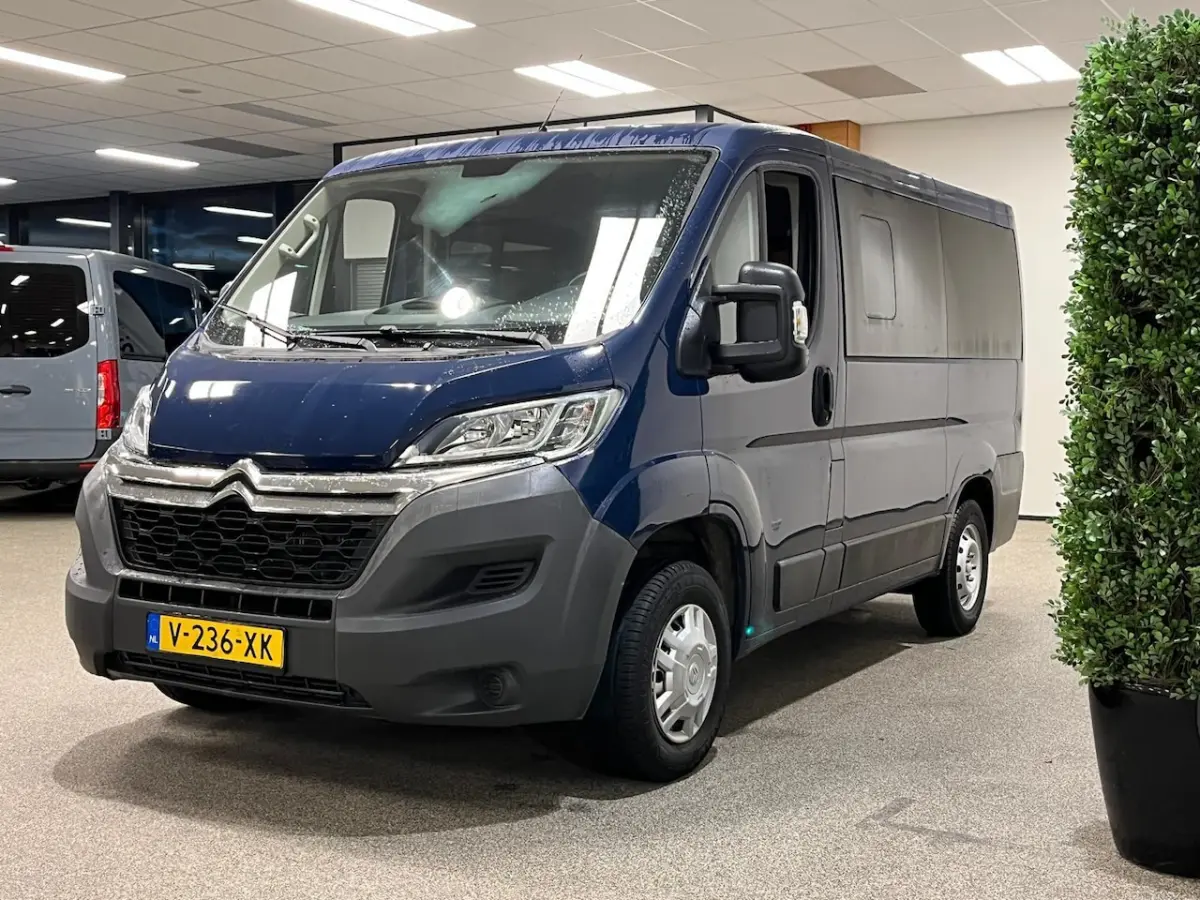 L1H1 Rolstoelbus - Rolstoel voorin