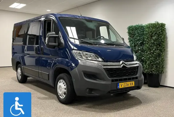 L1H1 Rolstoelbus - Rolstoel voorin