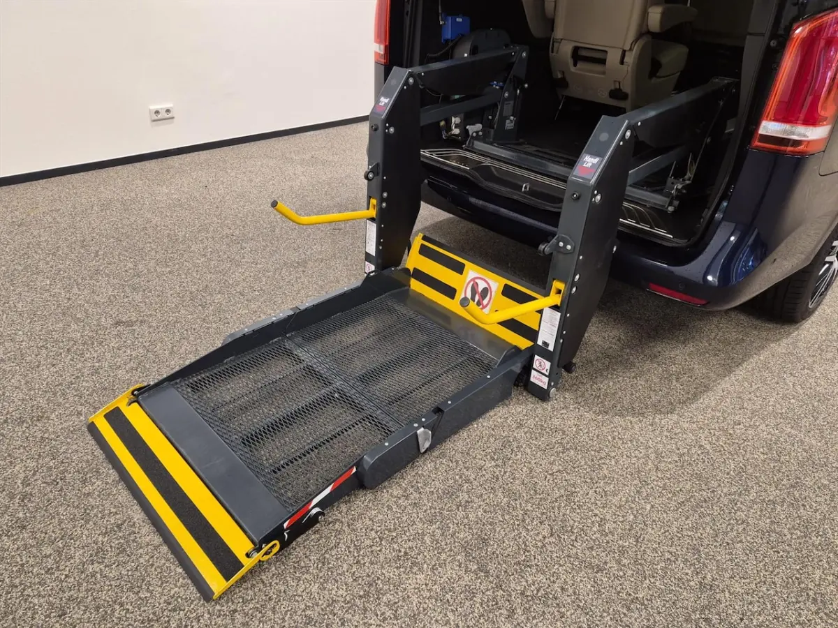 250D L3H1 Rolstoelbus Automaat 3+1 (190pk)