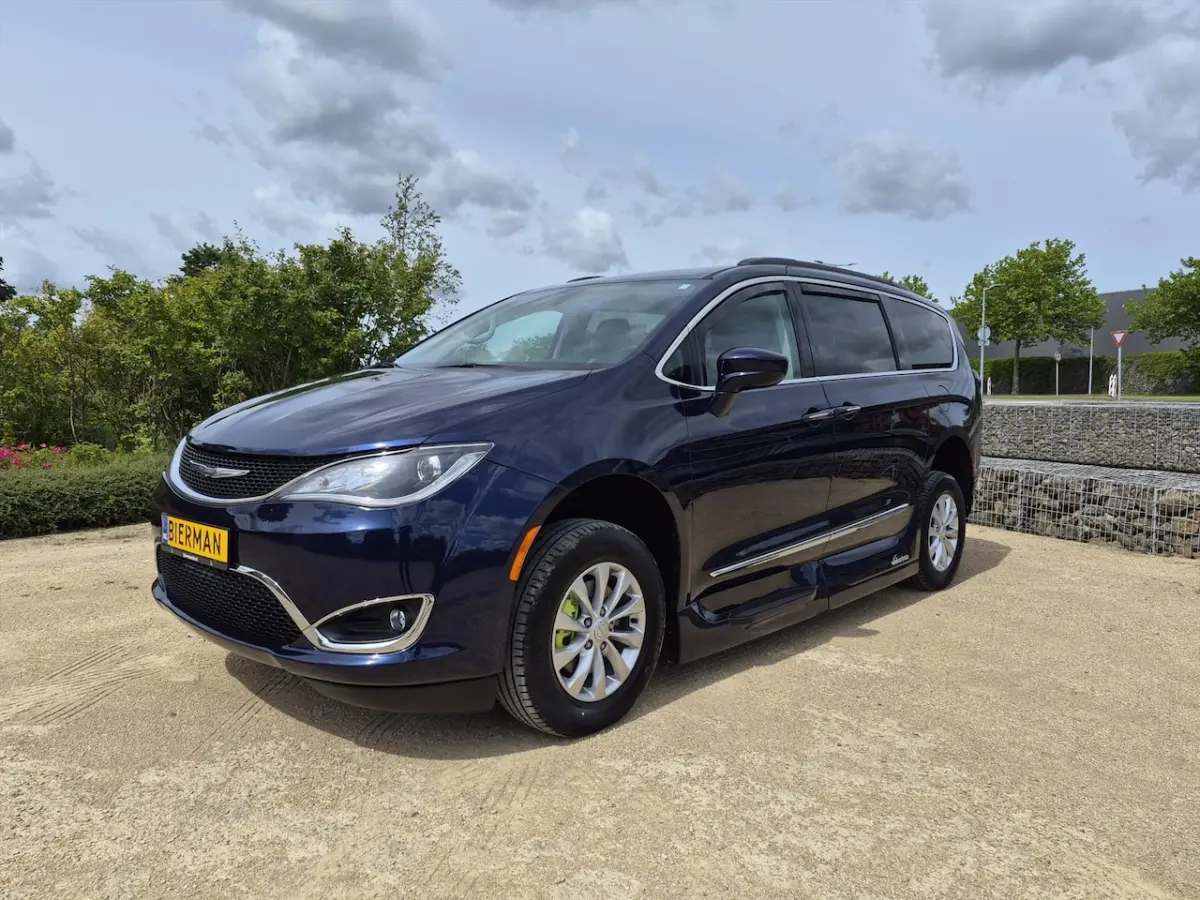 Rolstoelauto LUXE 5+1 of 4+1 (rolstoel voorin SBS of DFW)